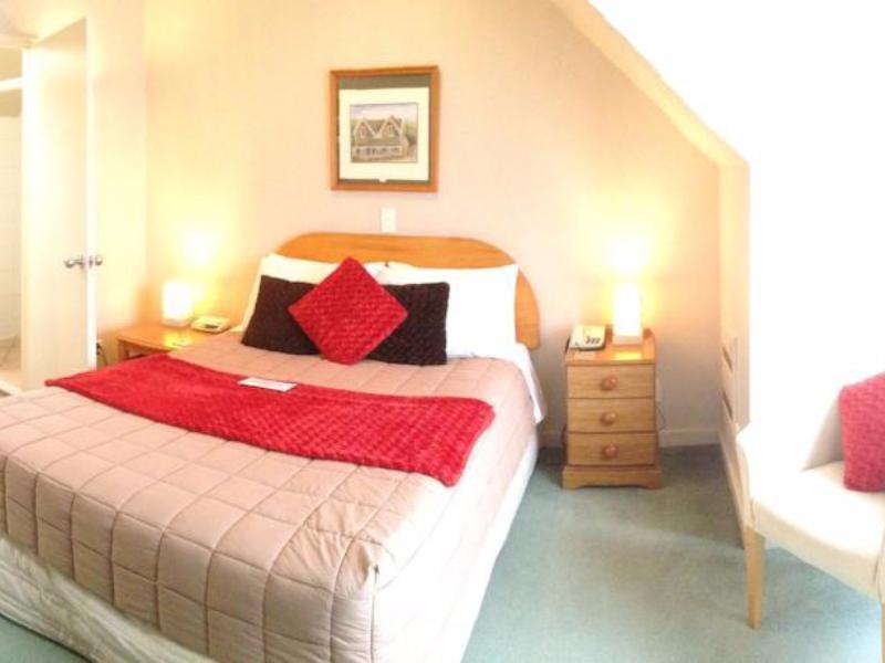 Bush Court Motel 4*